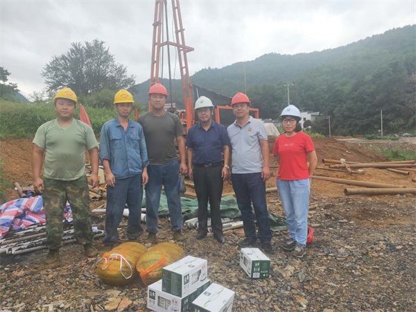 8月12日，黟縣中交路建池黃鐵路利源中橋工程補(bǔ)勘項(xiàng)目工地.jpg